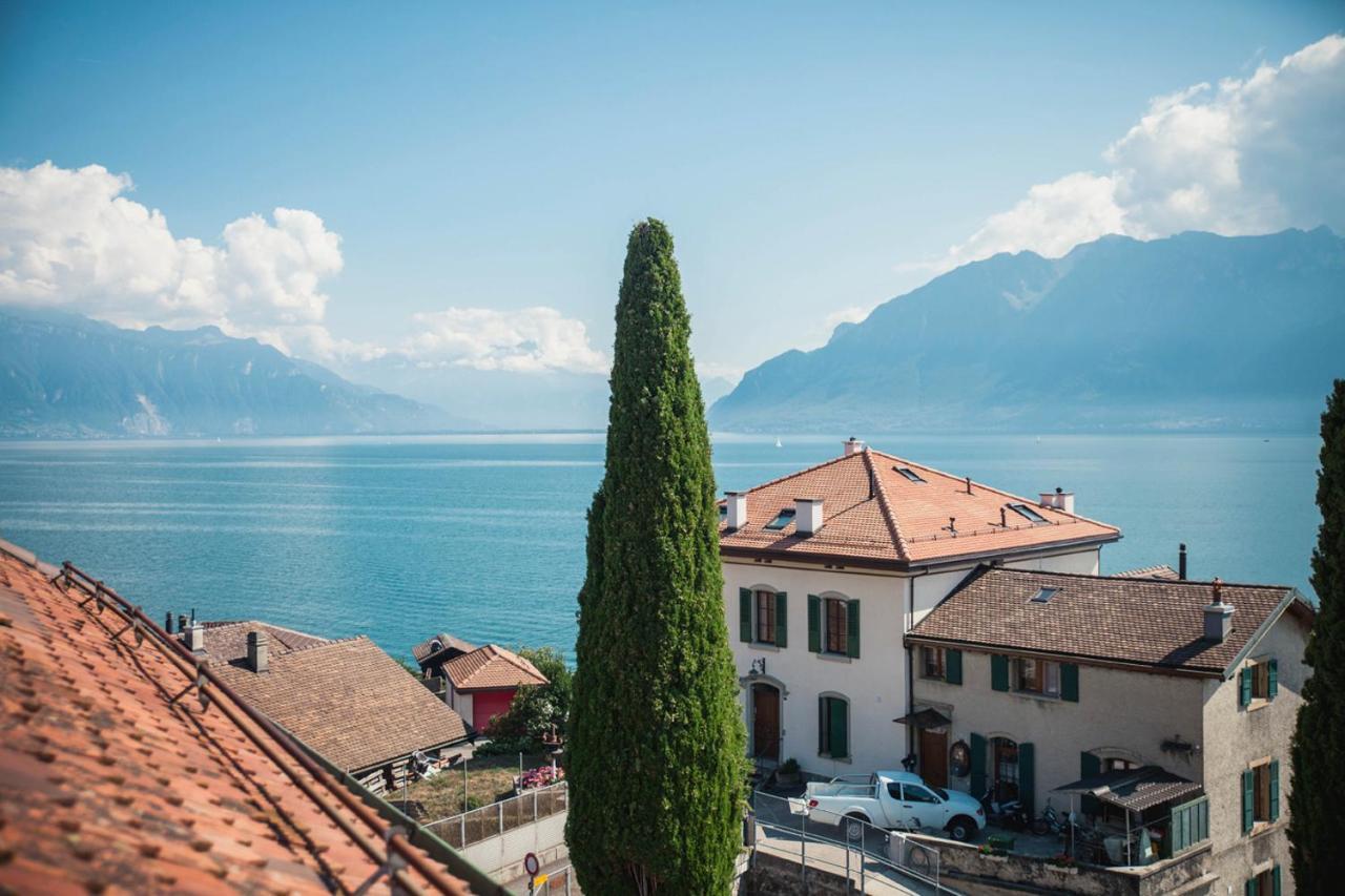Auberge de Rivaz Buitenkant foto